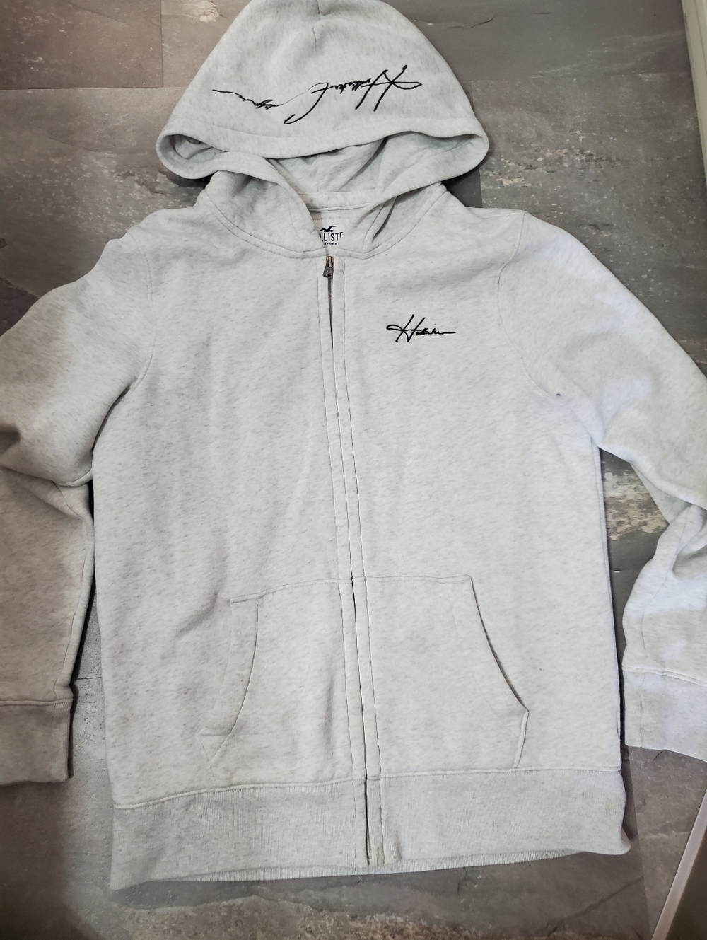Hollister California Light Heathered Gray Zip-Up Hoodie with Embroidery Logo. M